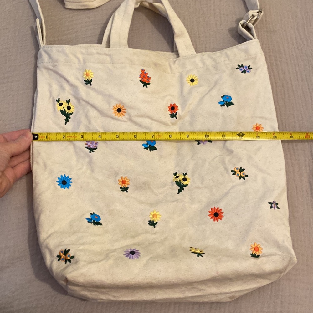 Baggu Duck Floral Embroidered Cream Tote Bag - Picture 3 of 8